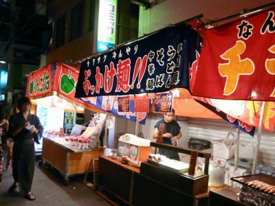露店のぶっかけ麺やチヂミ